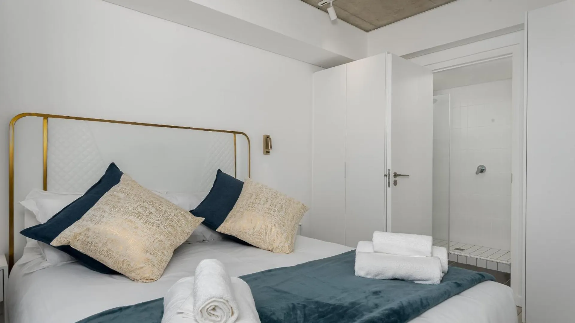 Modern Penthouse Living Sea Point One26 On M Apartment Cape Town